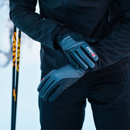 Langrennshanske med lang mansjett på skitur